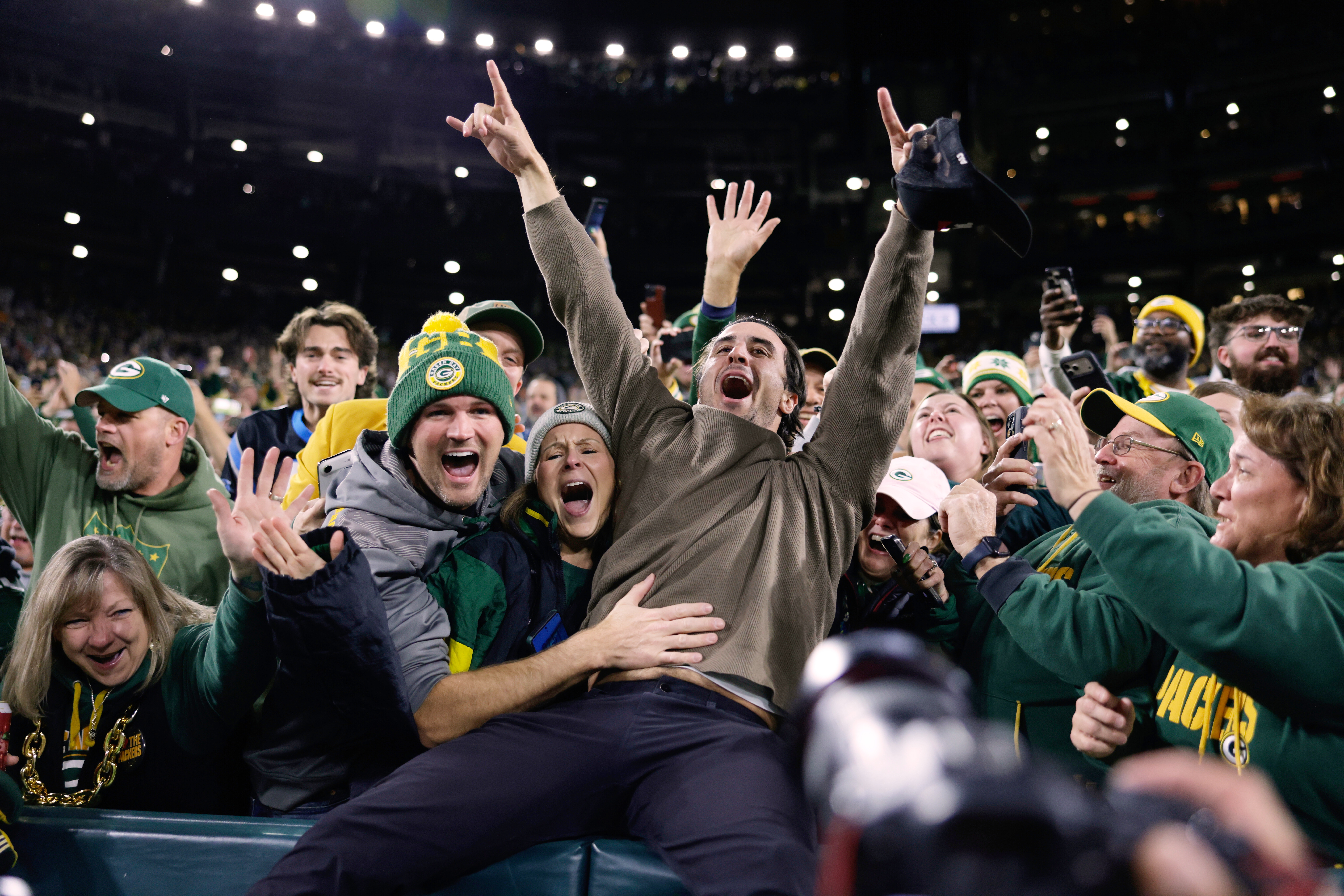Brewers visit Lambeau Field the day after clinching the World Series — NBC 26 Green Bay Sports