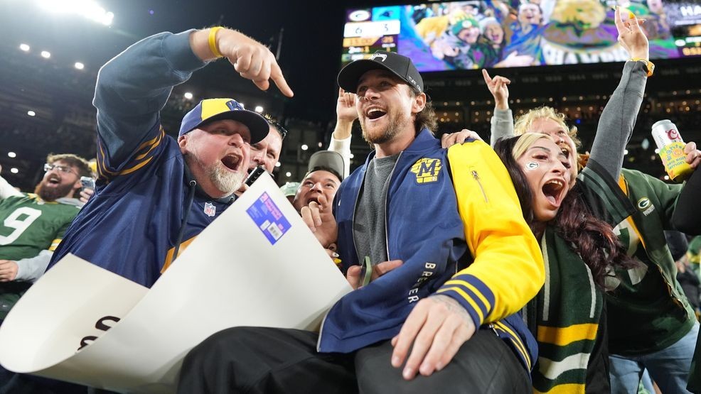 Milwaukee Brewers make surprise appearance at Green Bay Packers game — Fond du Lac Sports news